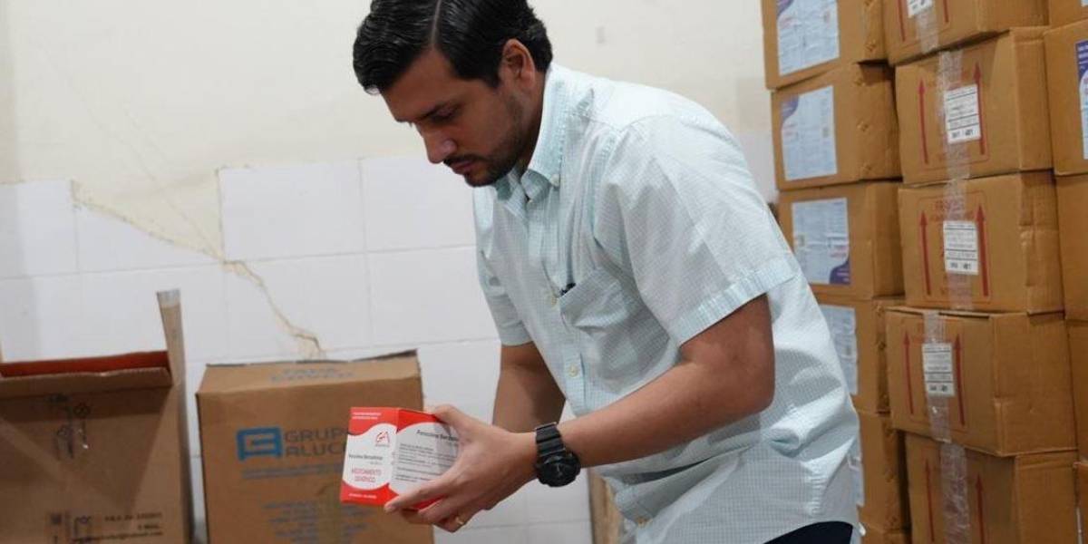 Ministro de Salud remueve a directora distrital de Manabí por irregularidades en bodega de medicamentos