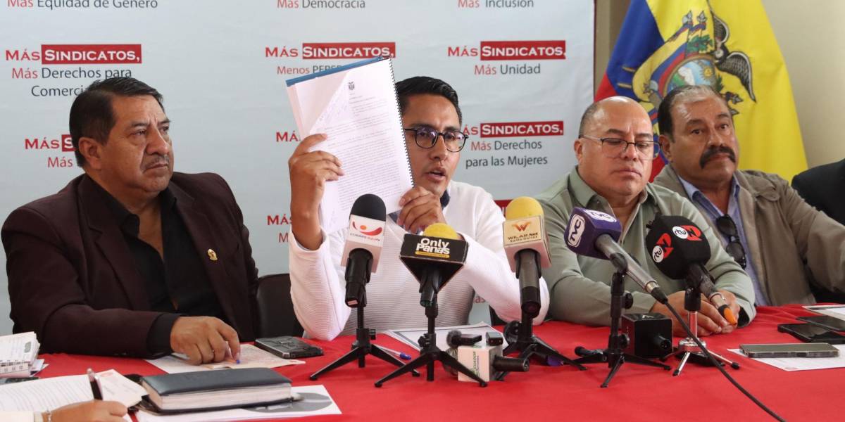 La UNE advierte sobre el despido de 5 000 funcionarios públicos, por supresión de puestos