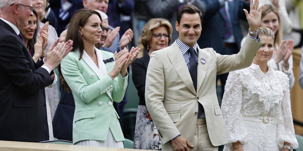 Roger Federer regresó a Wimbledon y recibió un tibio homenaje