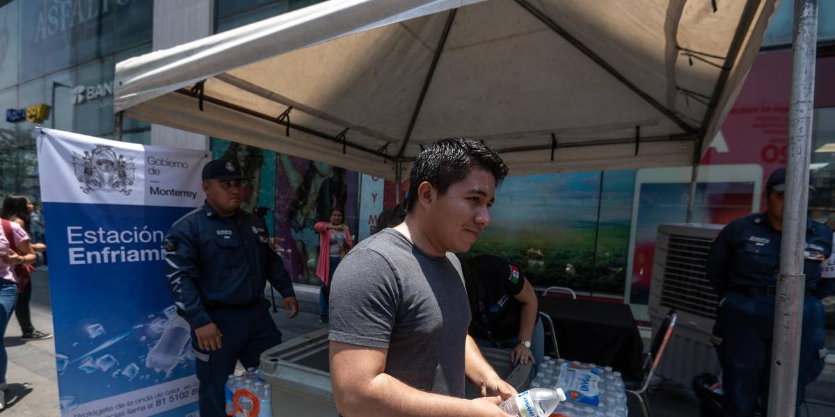 Ola de calor en México obliga a las autoridades a instalar estaciones de enfriamiento, ¿cómo funcionan?