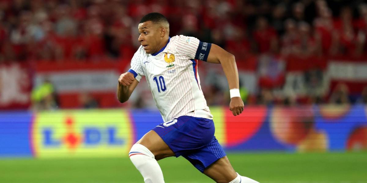 Así es la máscara que Kylian Mbappé usa tras su lesión en la Eurocopa