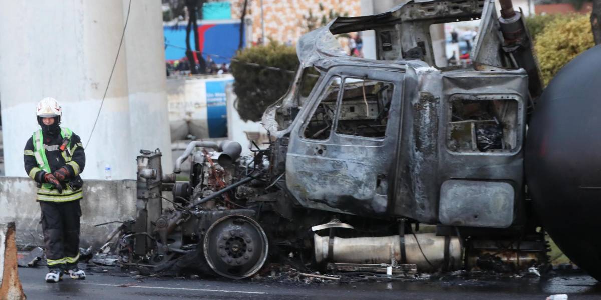En México se indaga el exceso de velocidad como causa de explosión de camión de gas