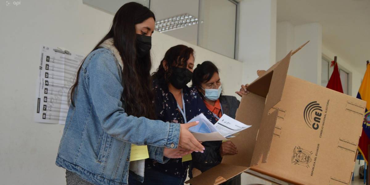 Elecciones Ecuador 2023: primeros resultados oficiales se conocerán a partir de las 19:00