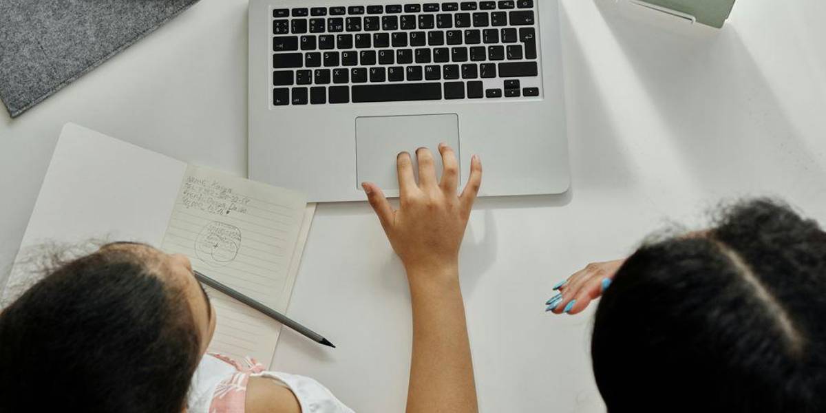 Consejos para madres y padres de familia por el regreso a clases de sus hijos