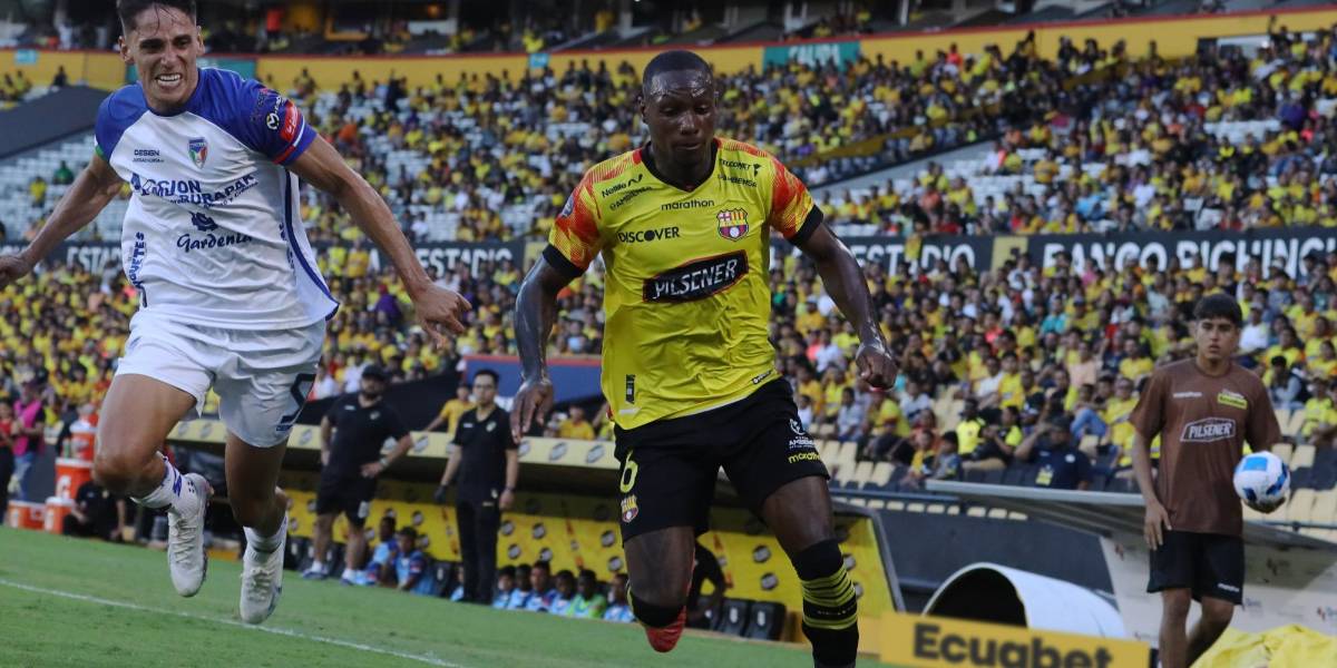 Emelec exigirá cerca de USD 600 mil a Barcelona SC por haber fichado a Aníbal Chalá