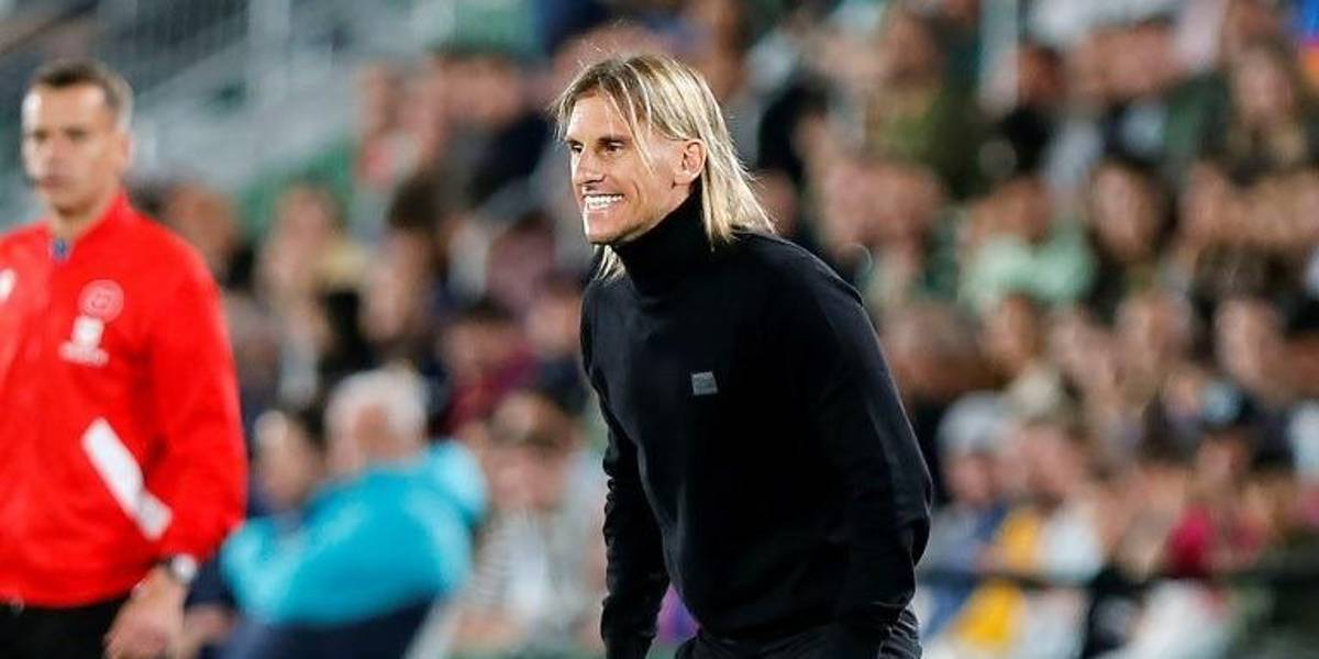 Becaccece visitó el entrenamiento de Emelec