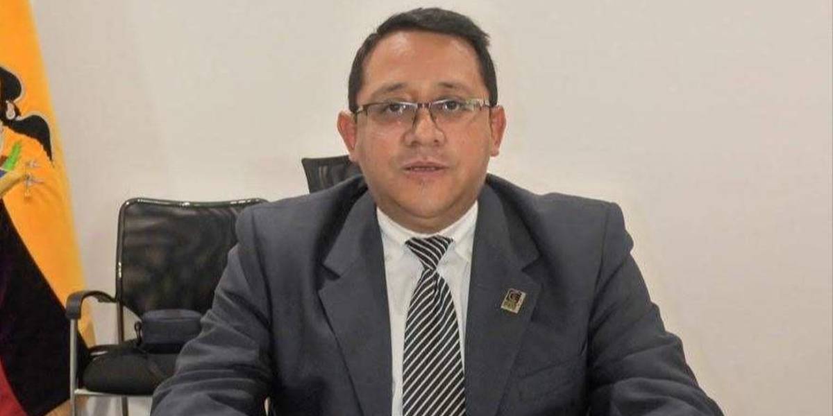 Xavier Torres gana el concurso para la designación de Contralor General del Estado