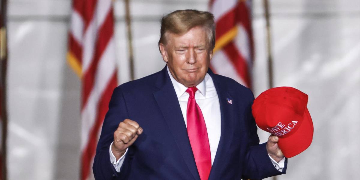 FBI dice que incautó documentos clasificados en la residencia de Trump