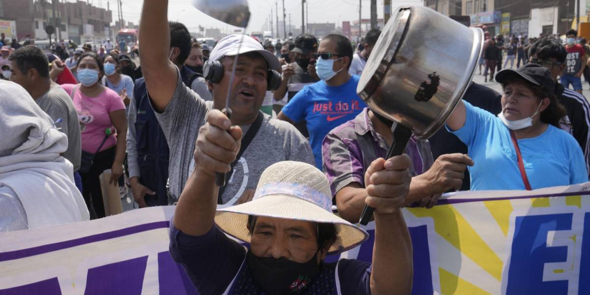 Perú: comienza el toque de queda ordenado por Castillo en Lima y Callao