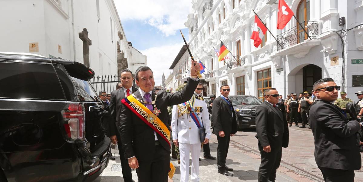 Daniel Noboa se queda con el mismo gabinete; solo hizo tres cambios