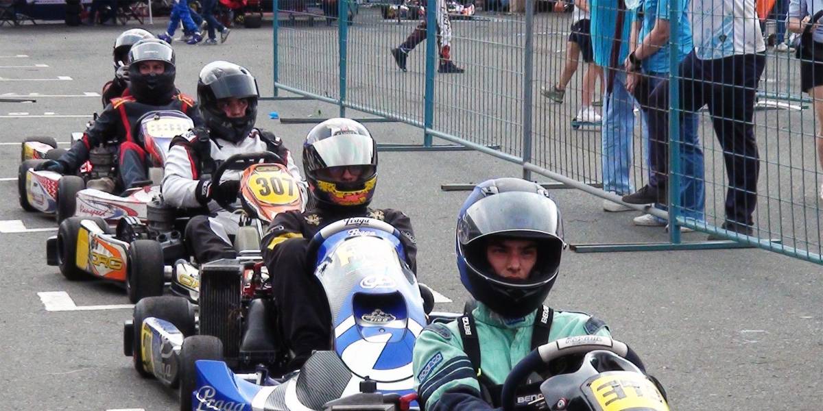 El automovilismo ecuatoriano se une en una jornada solidaria en el Kartódromo de Guayaquil