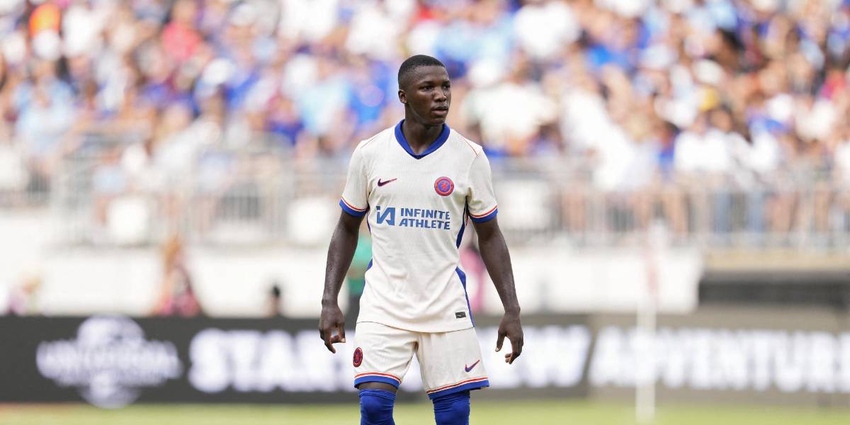 Moisés Caicedo es capitán con el Chelsea en la Conference League