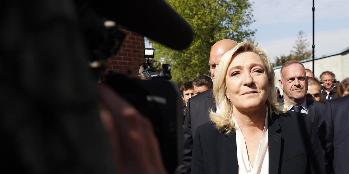 Le Pen reconoce la derrota electoral pero denuncia 'métodos desleales' en Francia