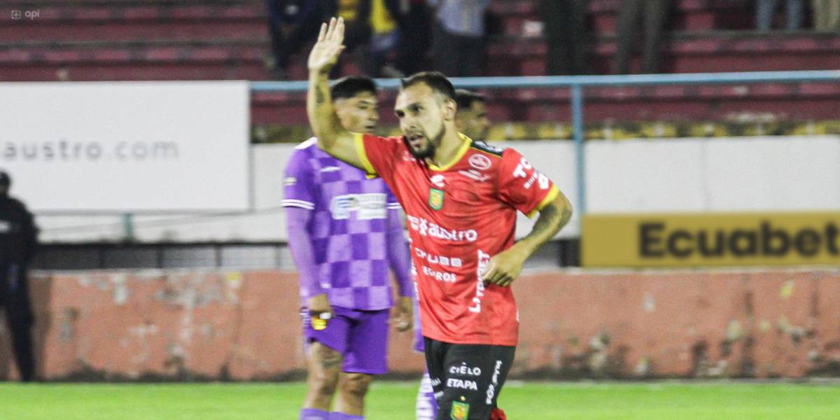 Lucas Mancinelli salvó de la derrota al Deportivo Cuenca, que igualó 3-3 ante Aucas