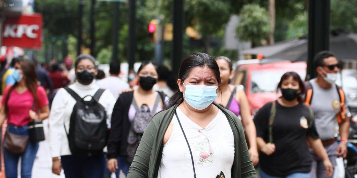 Ecuador cambia de catorce a cinco los días de aislamiento por COVID-19