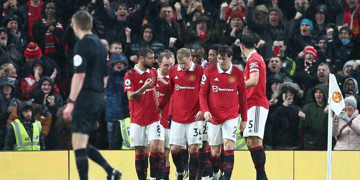 Manchester United ya está en zona de Champions League