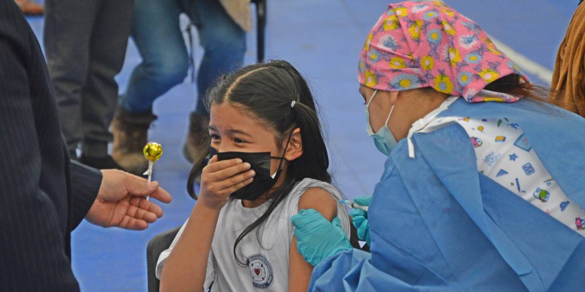 Quito: centros de vacunación masiva para menores desde los 5 hasta los 17 años
