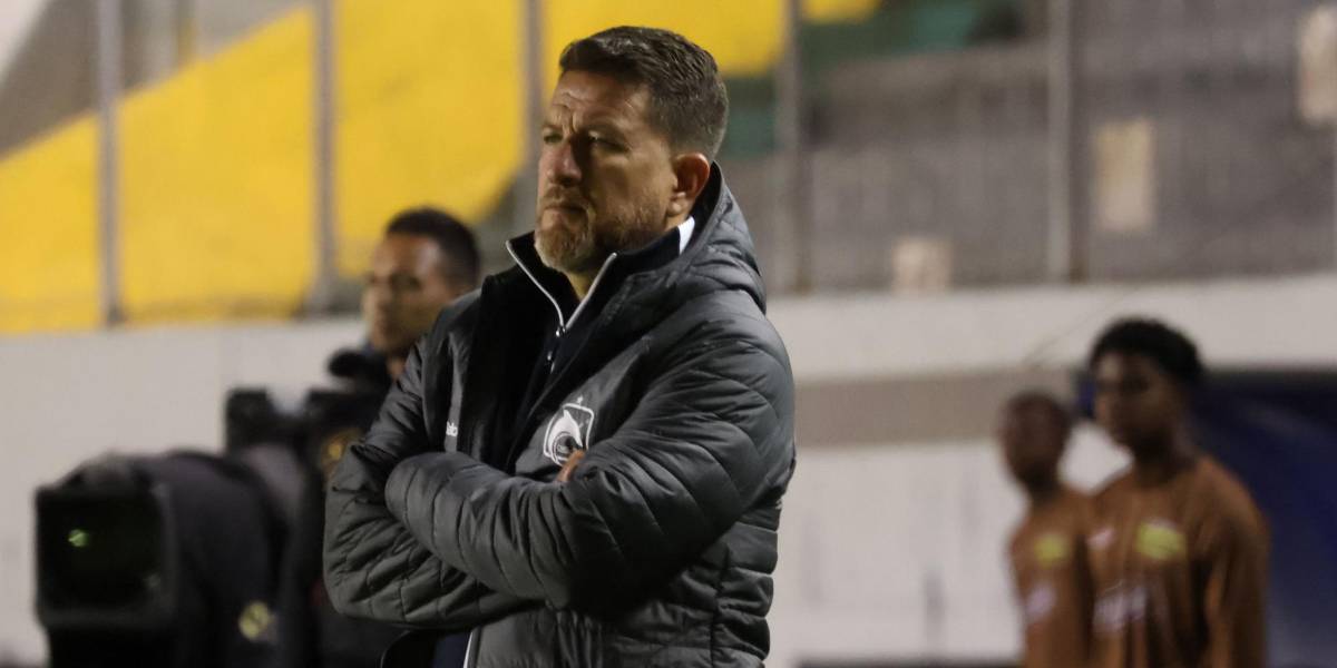 Patricio Urrutia tras el 8-0 ante Aucas: Son resultados que lastiman y duelen