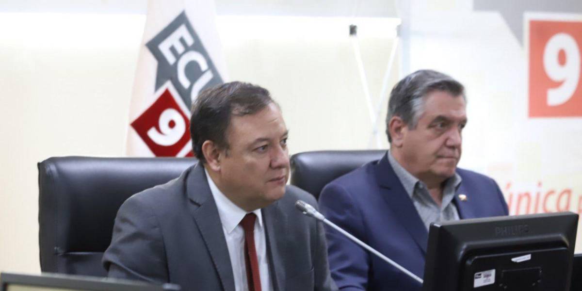 COE analiza eliminar la presentación del carné de vacunación