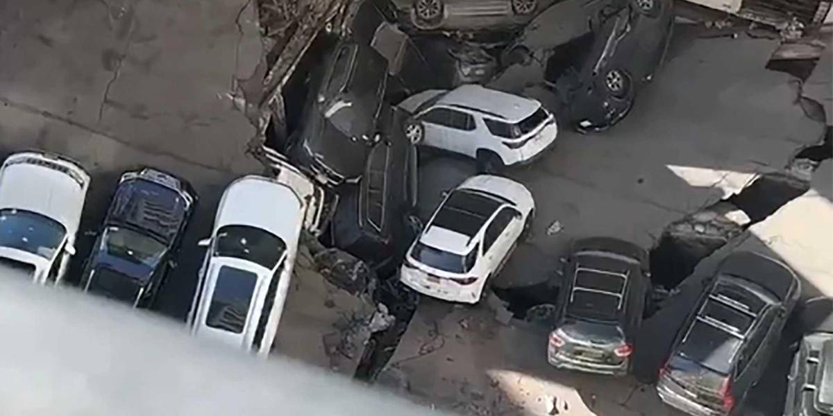 New York: un estacionamiento colapsó y dejó personas atrapadas