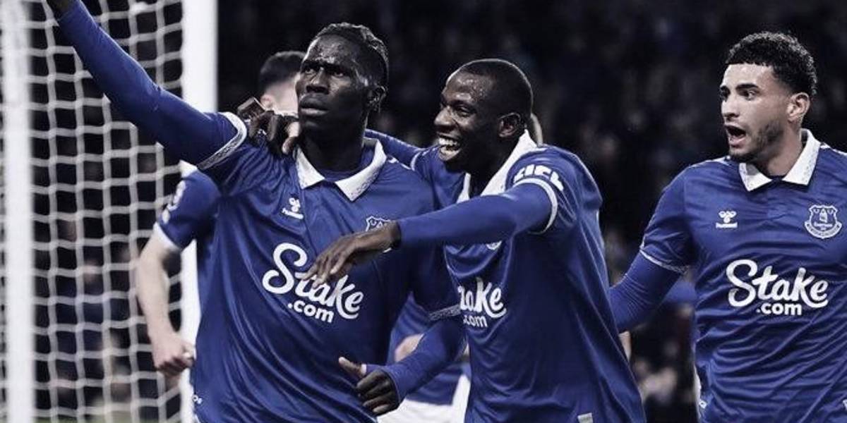 Reducen de diez a seis puntos la sanción al Everton por irregularidades financieras