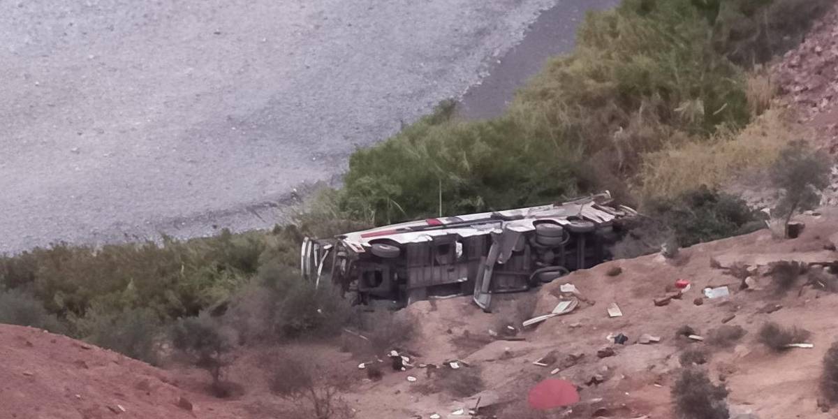 Arequipa, Perú: Accidente de un bus interprovincial deja 37 muertos