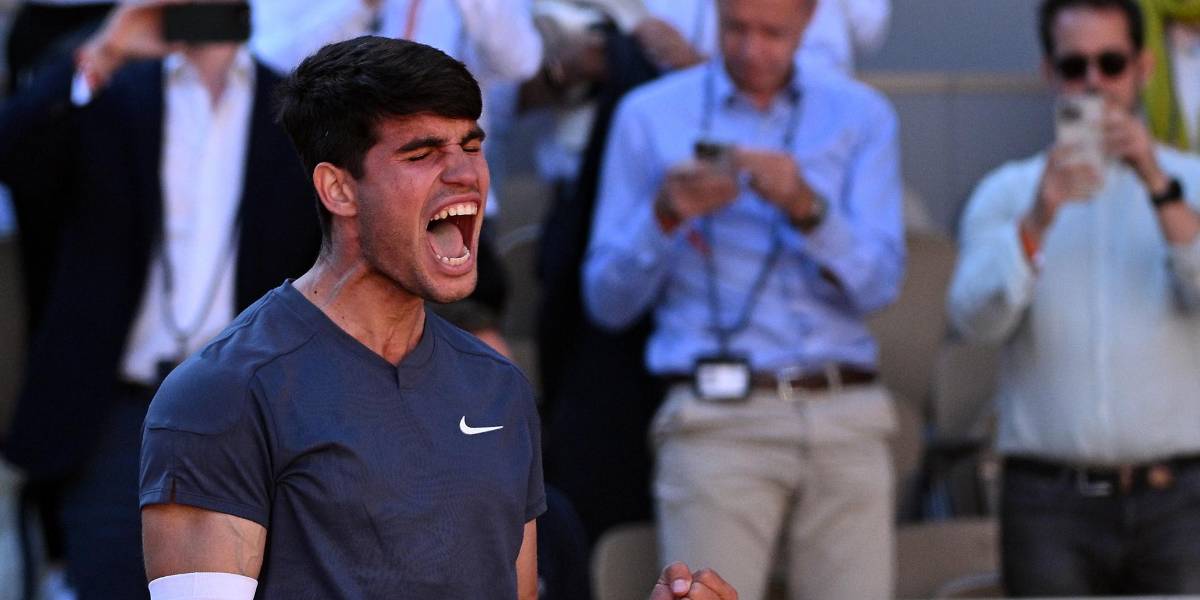Carlos Alcaraz venció a Jannik Sinner y jugará la final de Roland Garros
