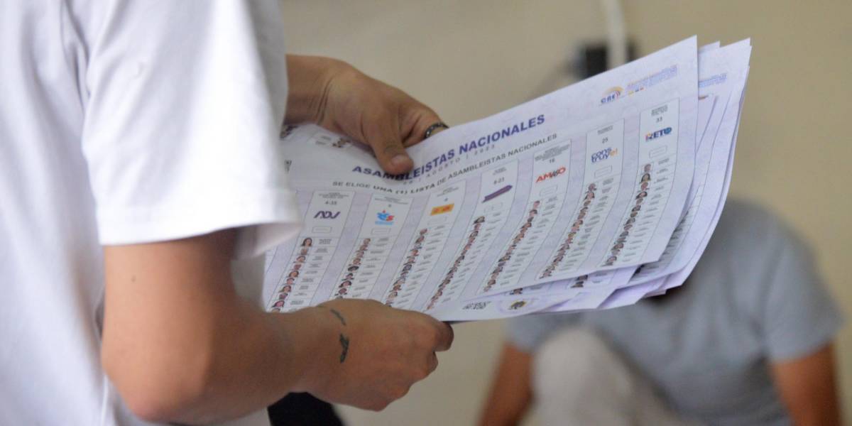 Segunda vuelta Ecuador 2023: el CNE aprobó el diseño de las papeletas que se usarán el 15 de octubre
