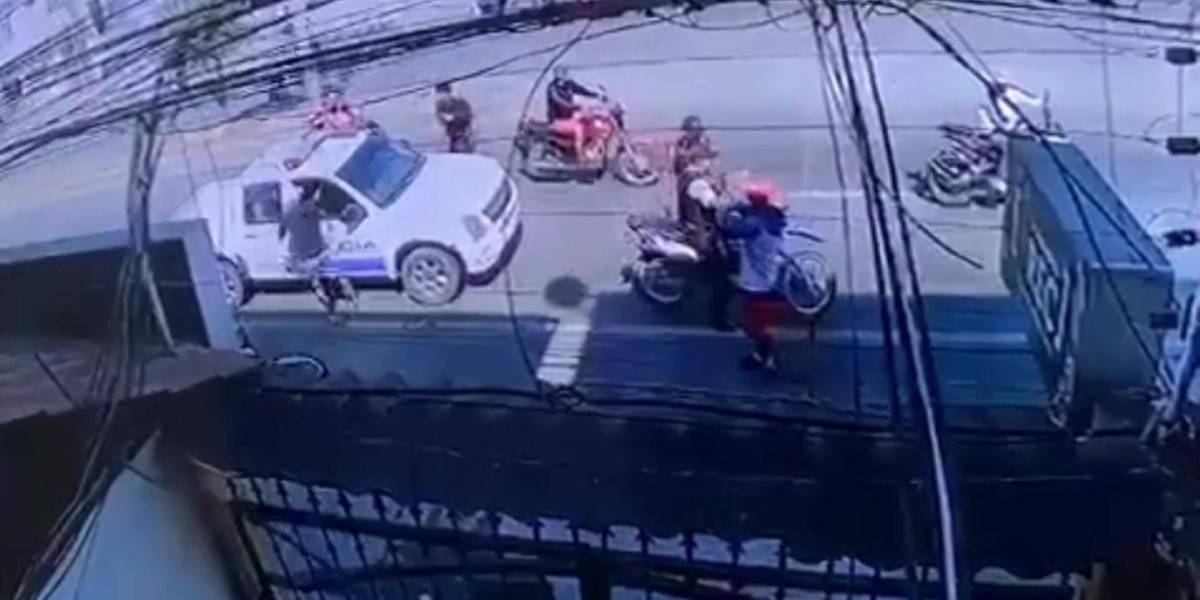 Sujetos armados robaron a policías en Machala, y recuperaron una moto retenida