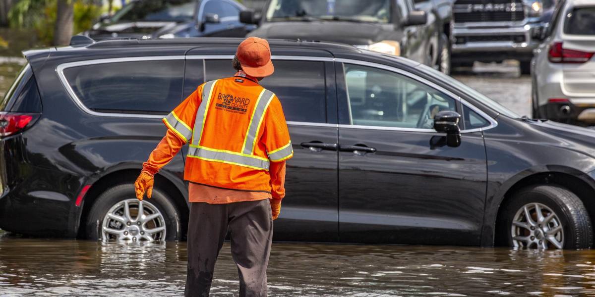 Una tormenta azota la Florida con la posibilidad de causar inundaciones