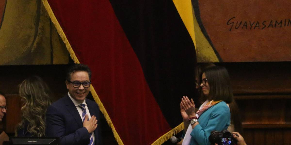 Noboa derogó decreto en el que nombró a Roberto Romero como su delegado en la Corporación Nacional de Finanzas Populares