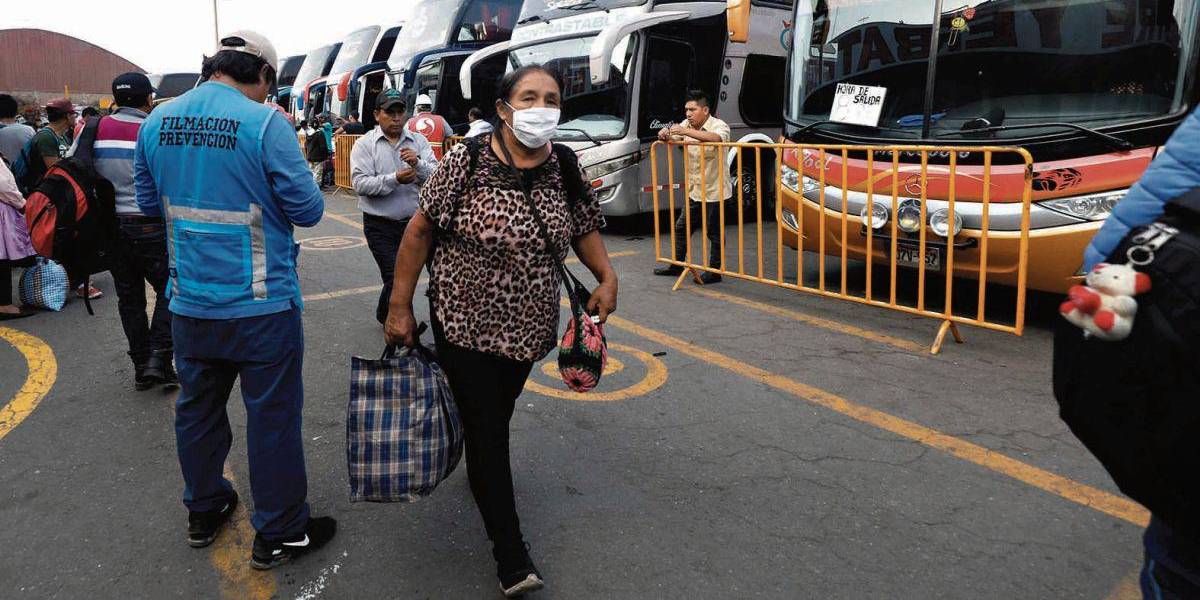 COE Nacional advierte a transporte interprovincial por no cumplir medidas