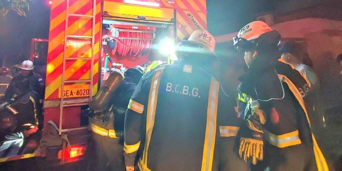 Un adulto mayor muere atrapado en un incendio en su casa en el sur de Guayaquil