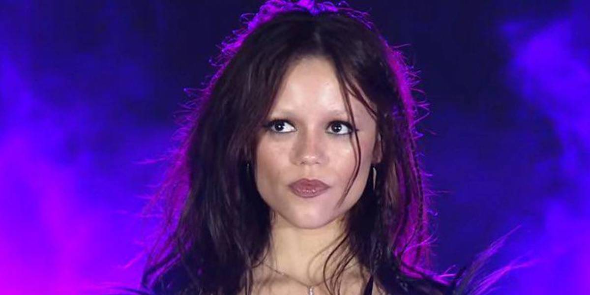 La actriz Jenna Ortega protagoniza un gracioso y viral momento en firma de autógrafos