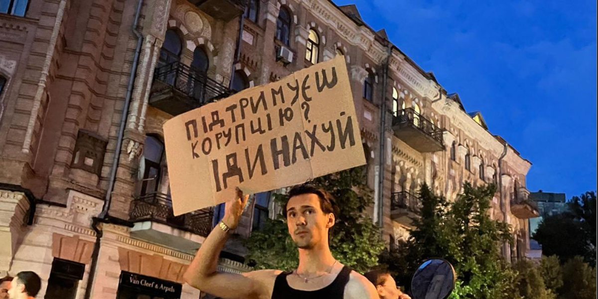 Fuertes protestas en Ucrania contra ley aprobada por Zelenski