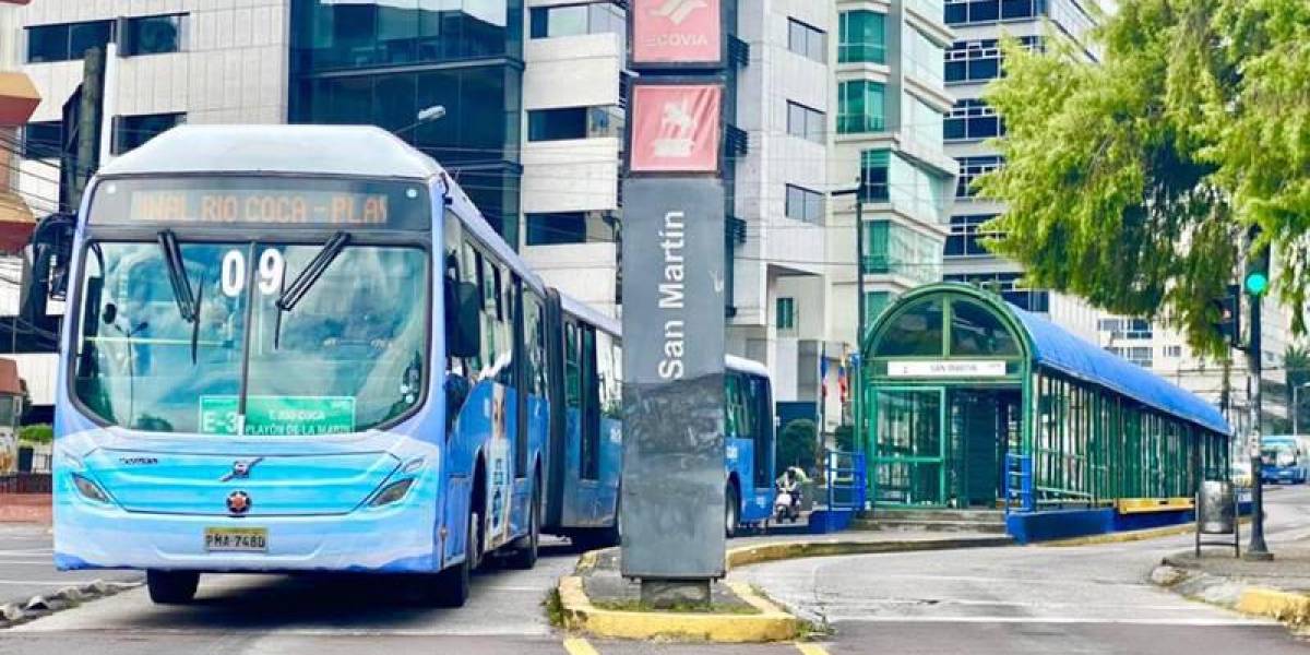 Trolebús y Ecovía están suspendidos, en Quito