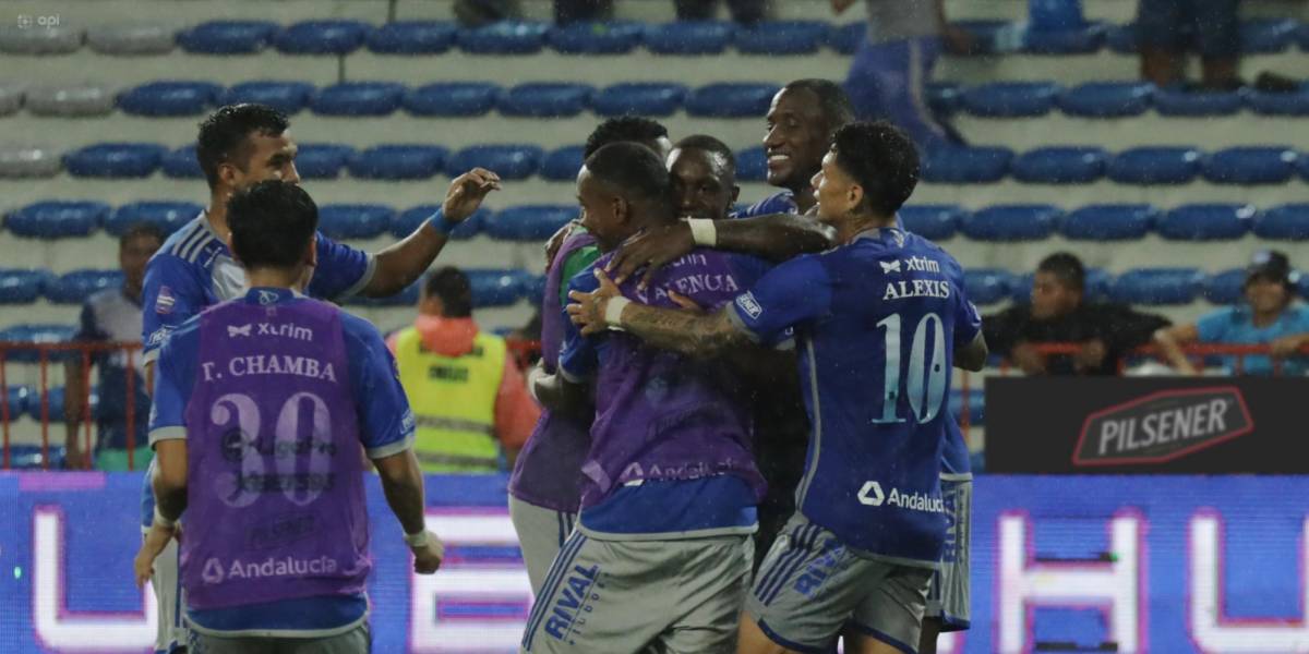 Dos jugadores de Emelec fueron llamados como sparrings para la Selección de Ecuador