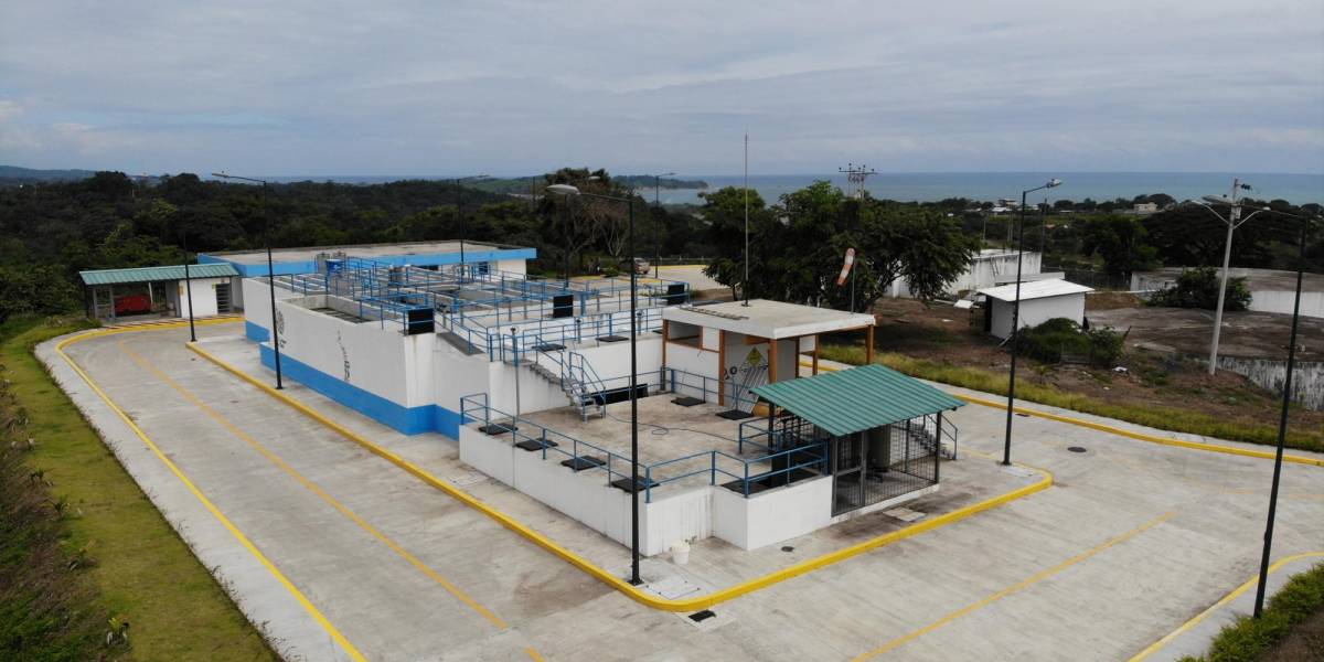 Empresa de Agua en Pedernales fue contratada para construir una escuela en Bolívar