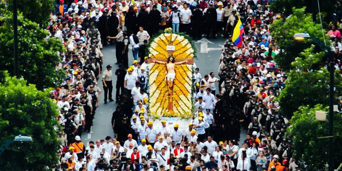 Semana Santa | Los fieles pidieron por la paz y la seguridad en la procesión del Cristo del Consuelo