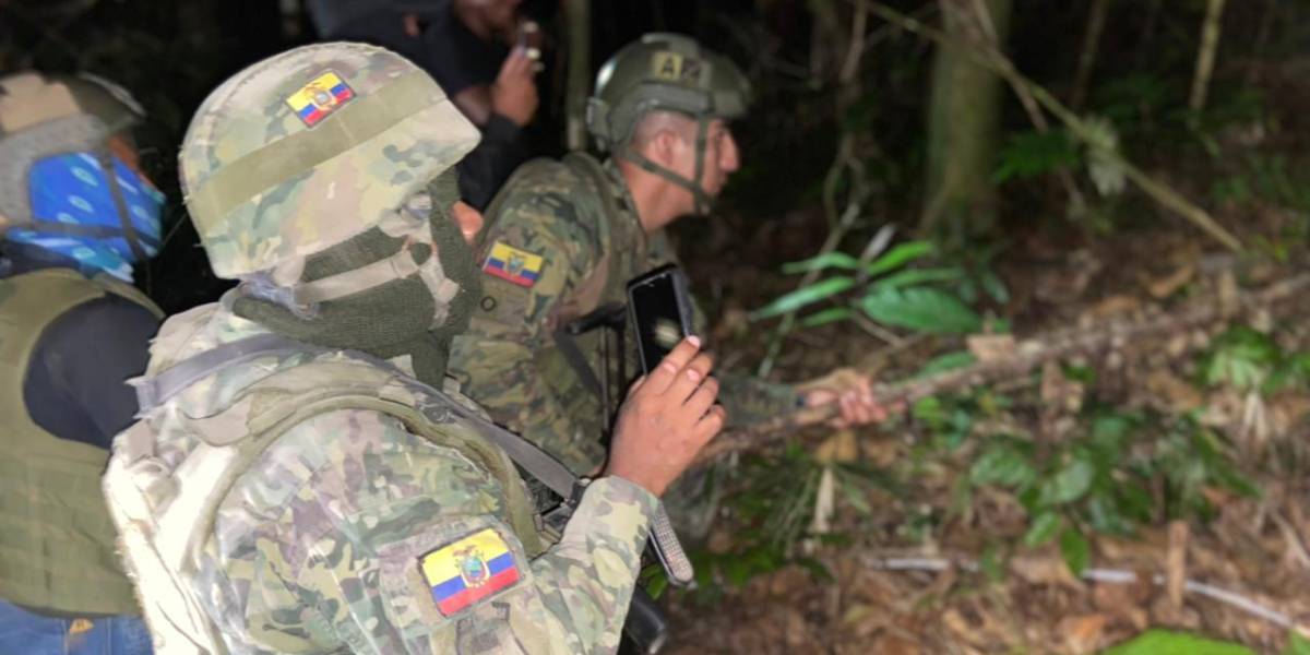 Sucumbíos: militares hallan material explosivo en la selva