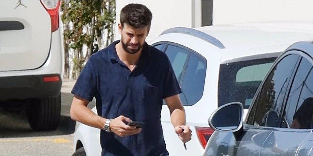 Gerard Piqué, de visita en el domicilio familiar con Shakira y sus hijos