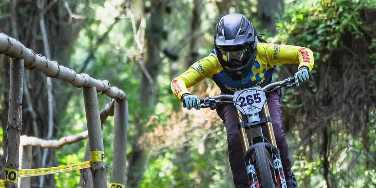 La ecuatoriana Rafaela Roldán ganó la medalla de plata en el Panamericano de Downhill 2025