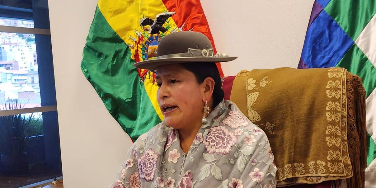 Bolivia debate una ley para prohibir matrimonios y uniones libres de menores de 18 años