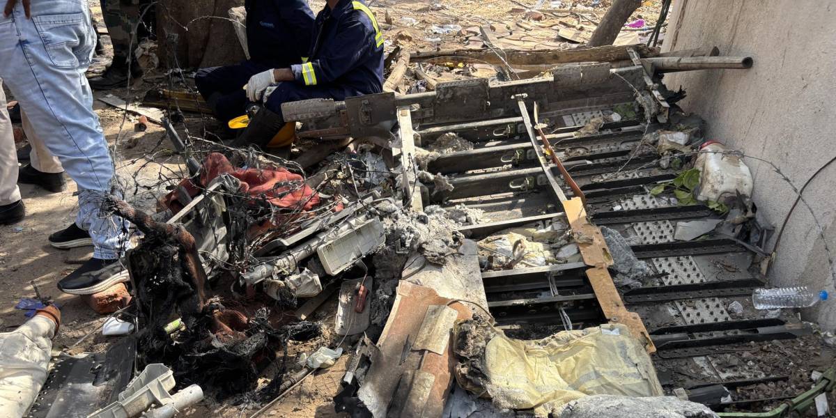 India: en el avión estrellado viajaban 169 indios, 53 británicos y siete portugueses