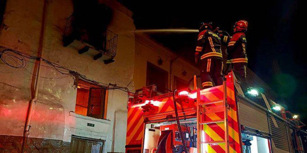 Centro Histórico de Quito: un incendio estructural se reportó en la avenida 24 de Mayo