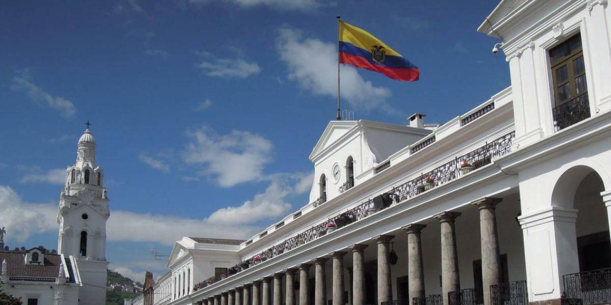 Exgobernantes de España y Latinoamérica abogan por la defensa de la democracia en Ecuador