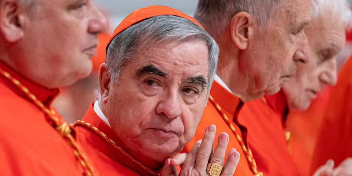 Angelo Becciu, el cardenal que Francisco destituyó, desiste de participar en el cónclave
