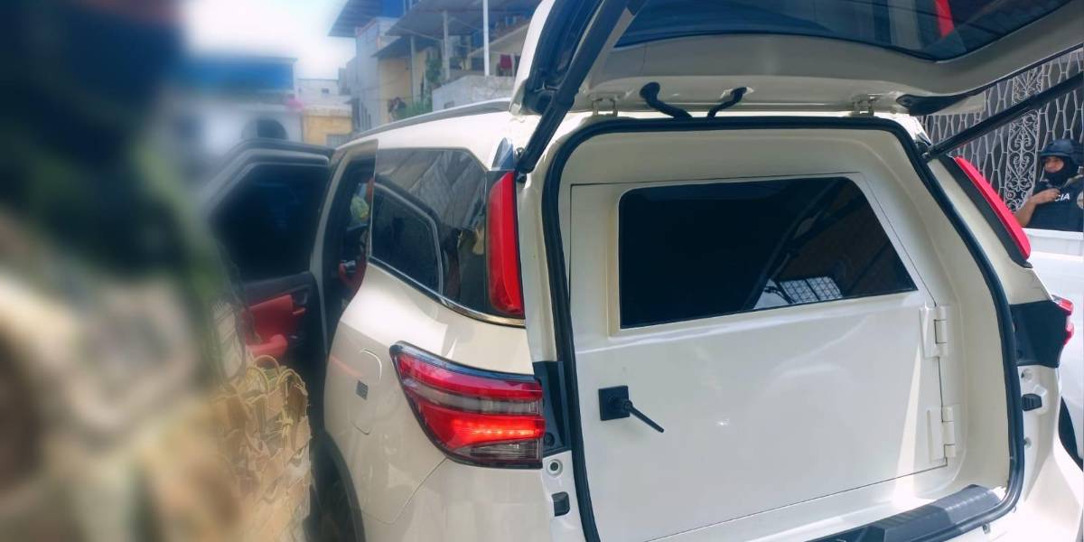 Guayaquil: detienen a 12 sujetos con fusil, droga y carro blindado