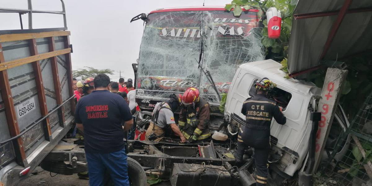 Seis heridos tras accidente en vía Daule-Salitre, en Guayas