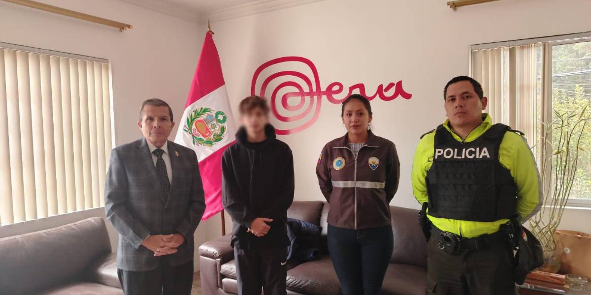 Menor de edad peruano desaparecido en Surco es hallado en Ecuador y se reencuentra con su madre
